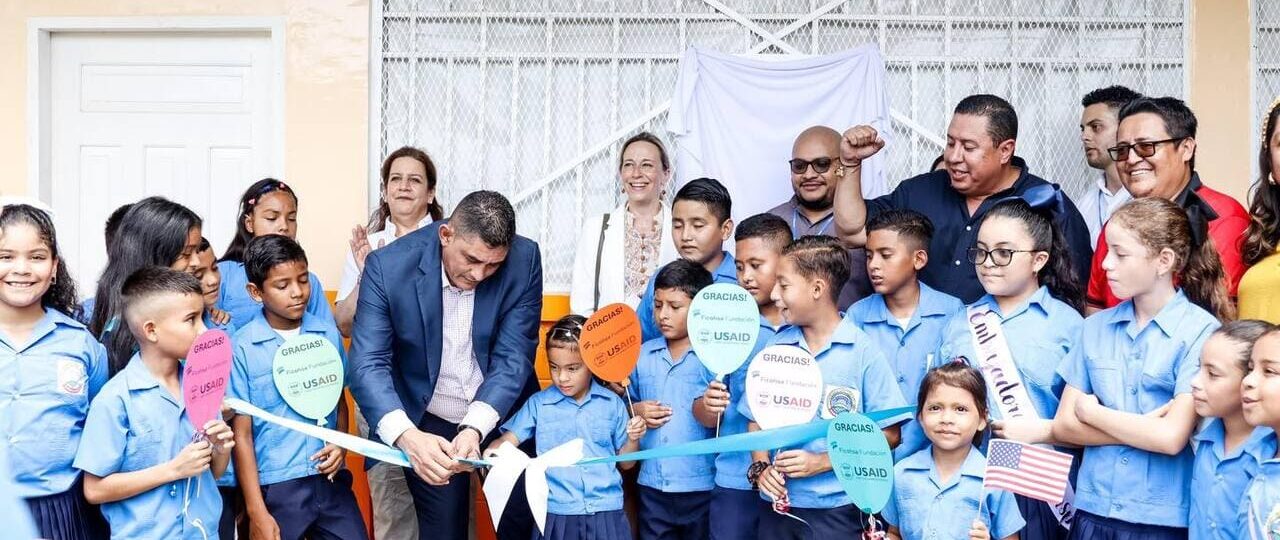 El impacto de Ficohsa en la educación de Honduras: la apertura del Centro Educativo Heriberto Castillo