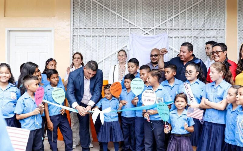 El impacto de Ficohsa en la educación de Honduras: la apertura del Centro Educativo Heriberto Castillo