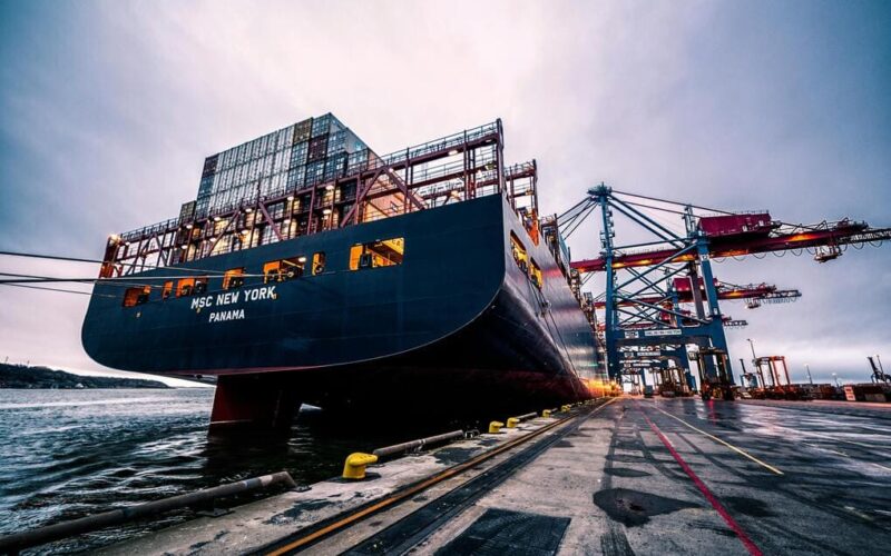 Servicios de transporte marítimo global para Venezuela