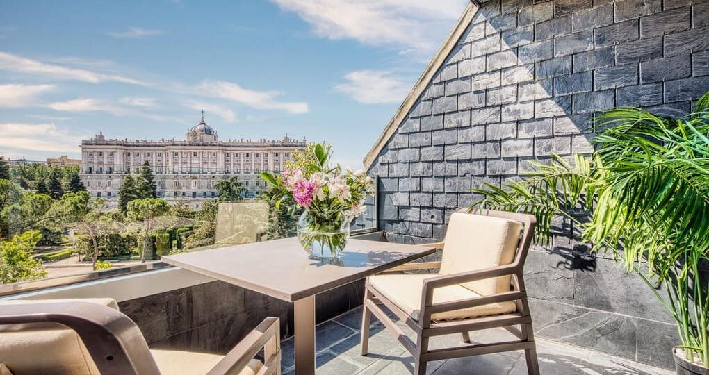 Hotel Jardines de Sabatini: medio siglo de hospitalidad en el corazón de Madrid